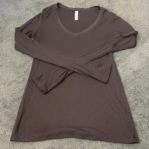 Athleta Tops - Athleta Charcoal Long Sleeve V-Neck Top